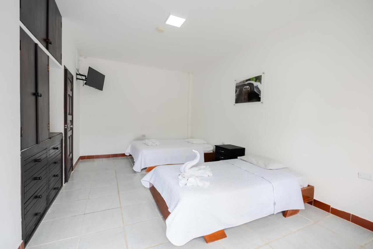 Hotel Pelican Bay 푸에르토아요라 외부 사진