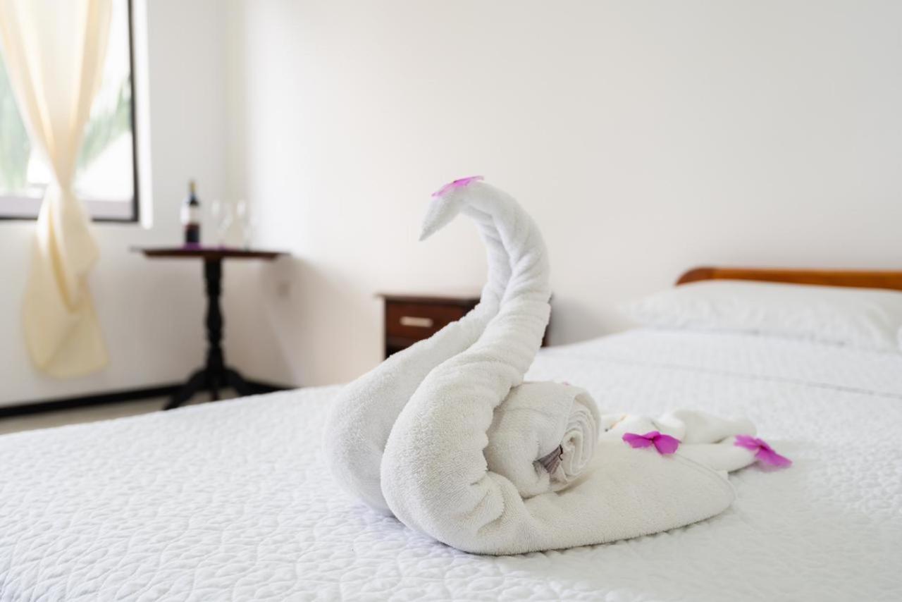 Hotel Pelican Bay 푸에르토아요라 외부 사진