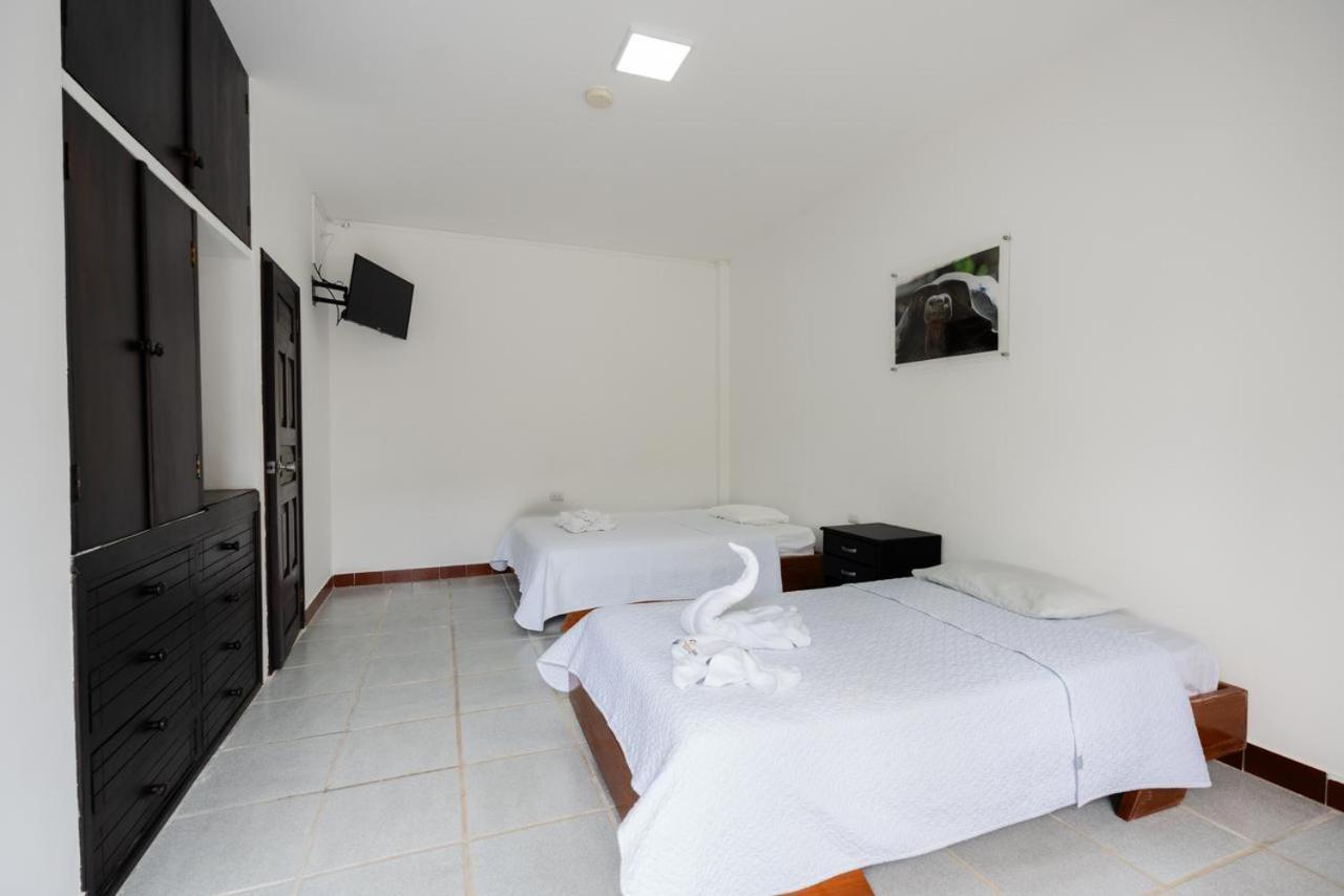 Hotel Pelican Bay 푸에르토아요라 외부 사진