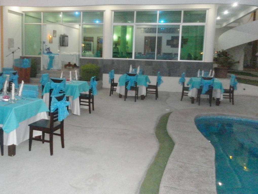 Hotel Pelican Bay 푸에르토아요라 외부 사진