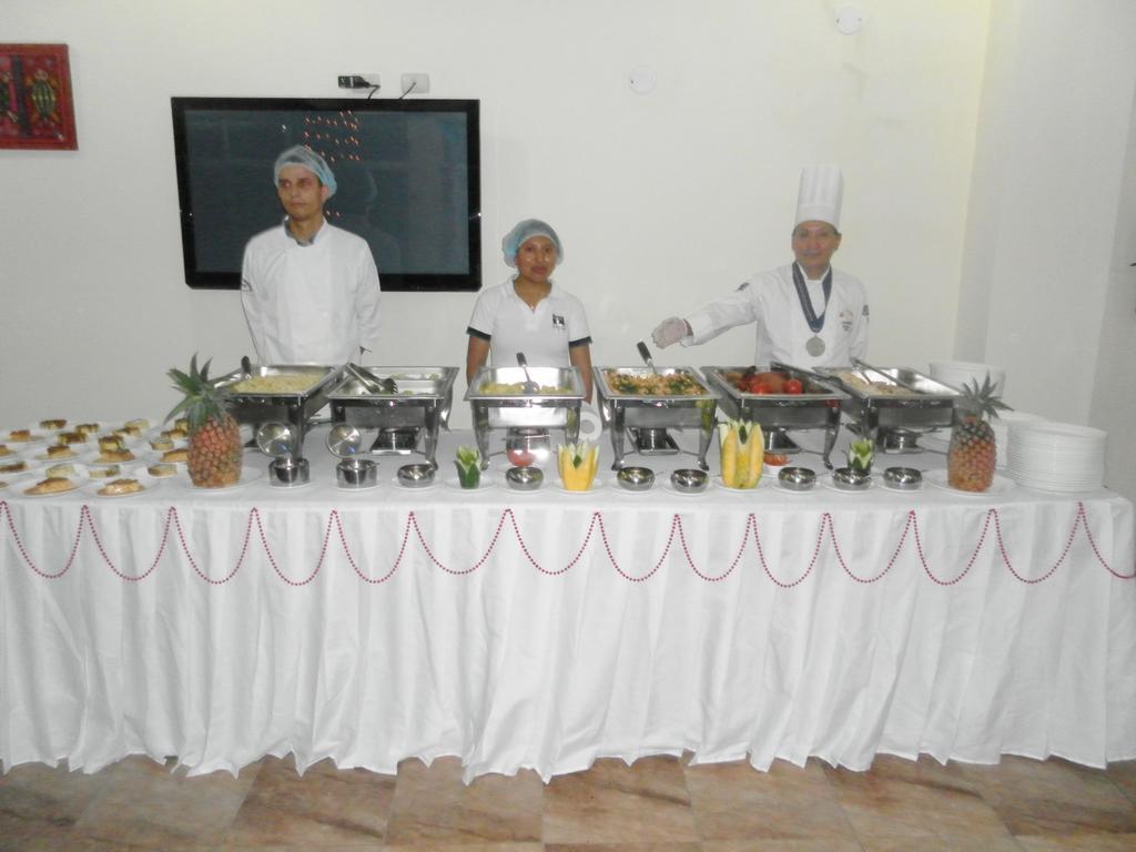 Hotel Pelican Bay 푸에르토아요라 외부 사진