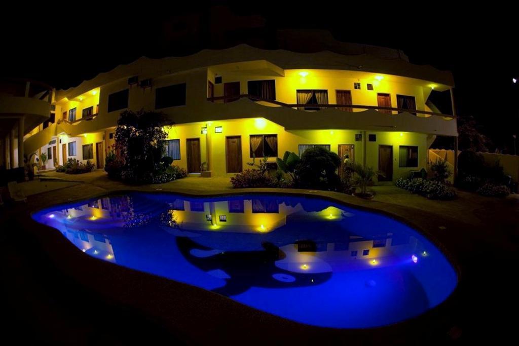 Hotel Pelican Bay 푸에르토아요라 외부 사진